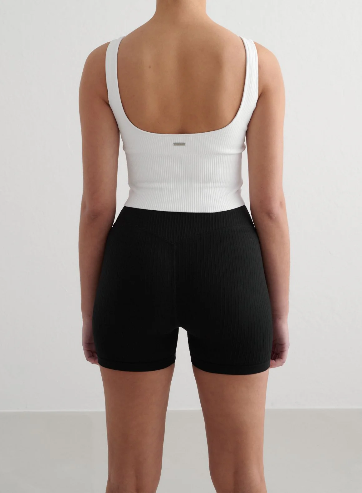 Black Ribbed Seamless Midi Biker Shorts - Image 4