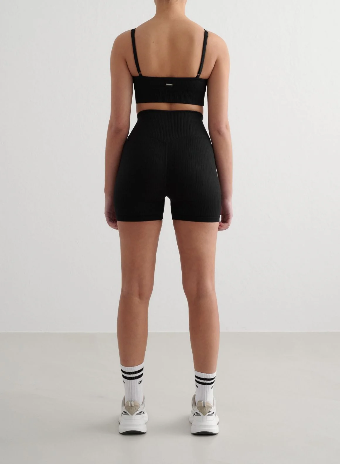 Black Ribbed Seamless Deep Cut Bra - Image 4