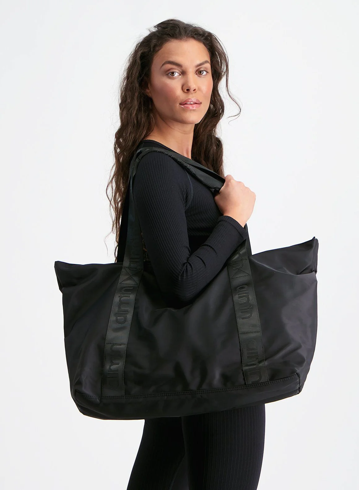 Black Weekend Bag - Image 4