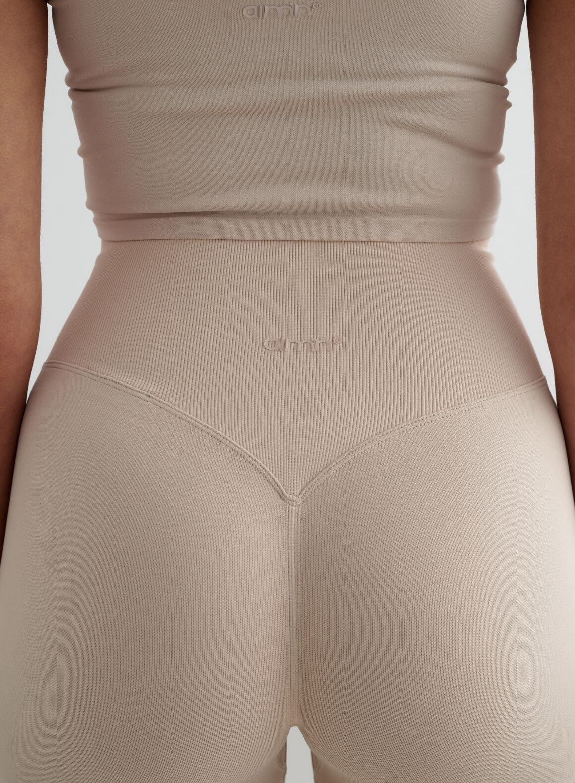 Clay Shape Seamless Tights & Strap Singlet Set - Image 4
