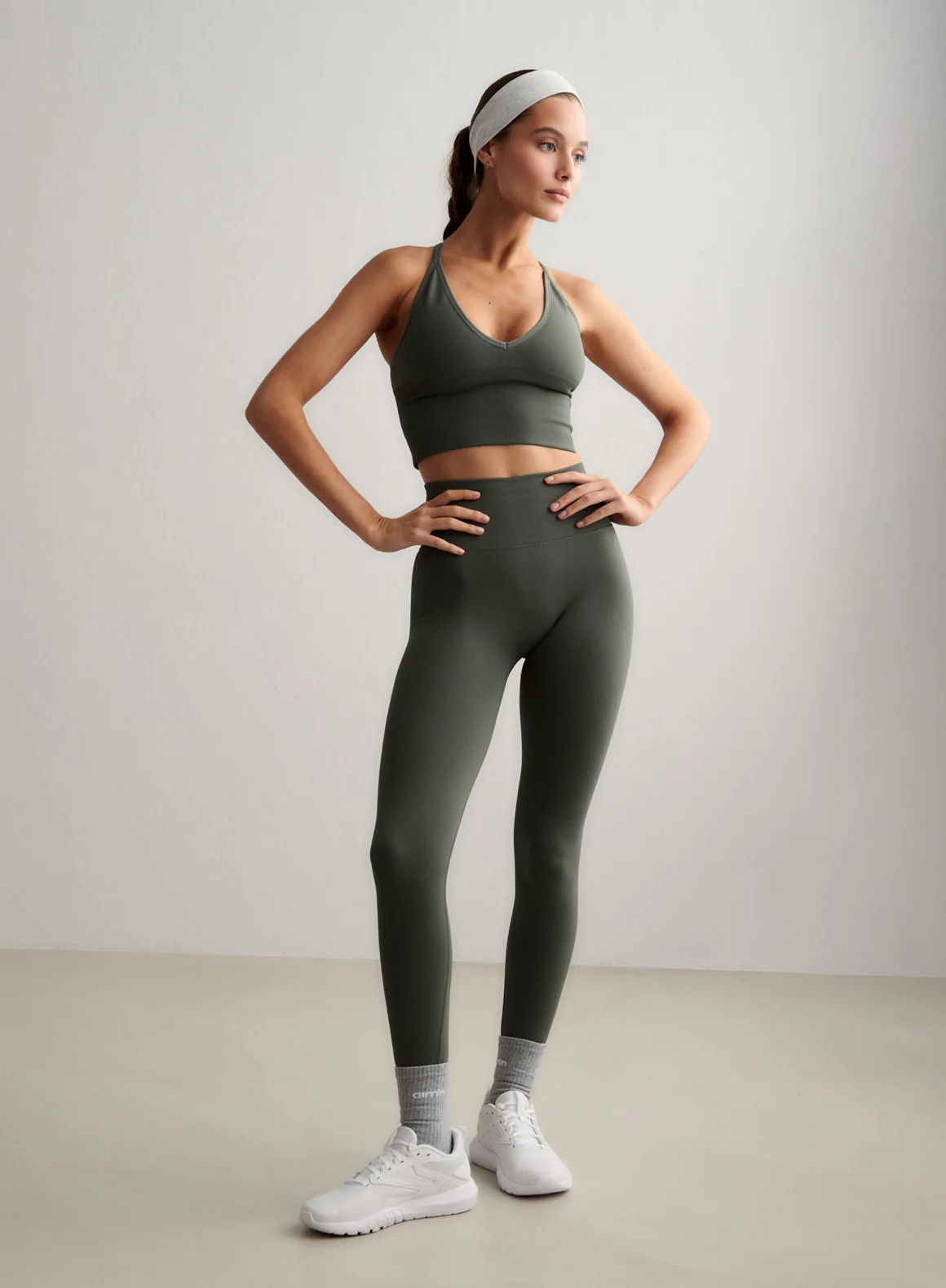 Ivy Shape Seamless Petite Tights - Image 2