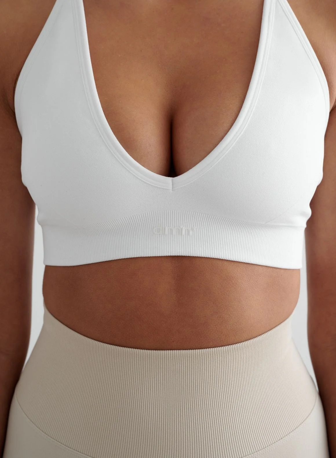White Shape Seamless Cross Back Bra - Image 4